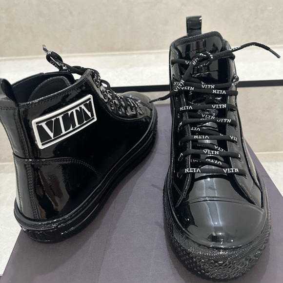 Brand new Valentino hightop sneakers. - Picture 2 of 9